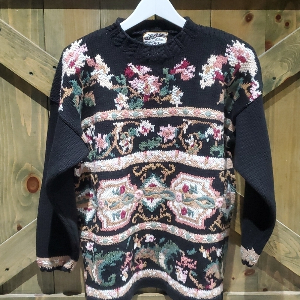 CHUNKY KNIT HEIRLOOM BLACK FLORAL SWEATER W SHOULDER PADS